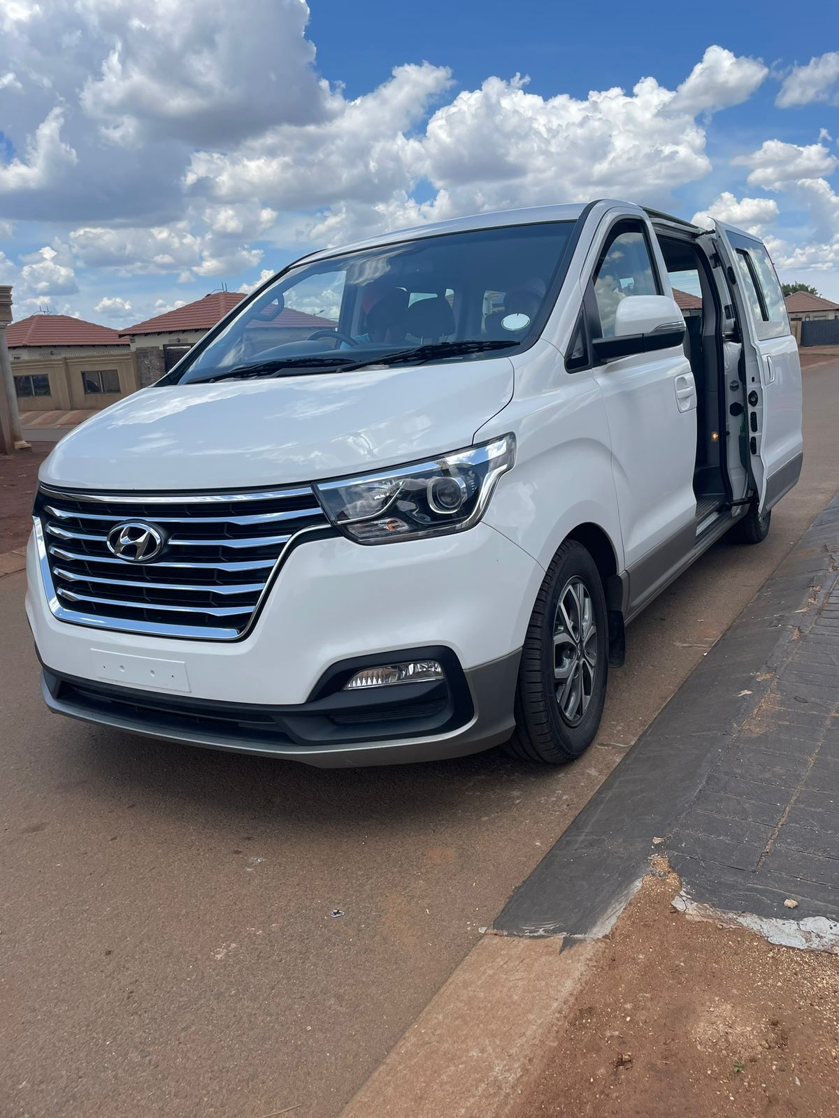 Hyundai Grand Starlex H1